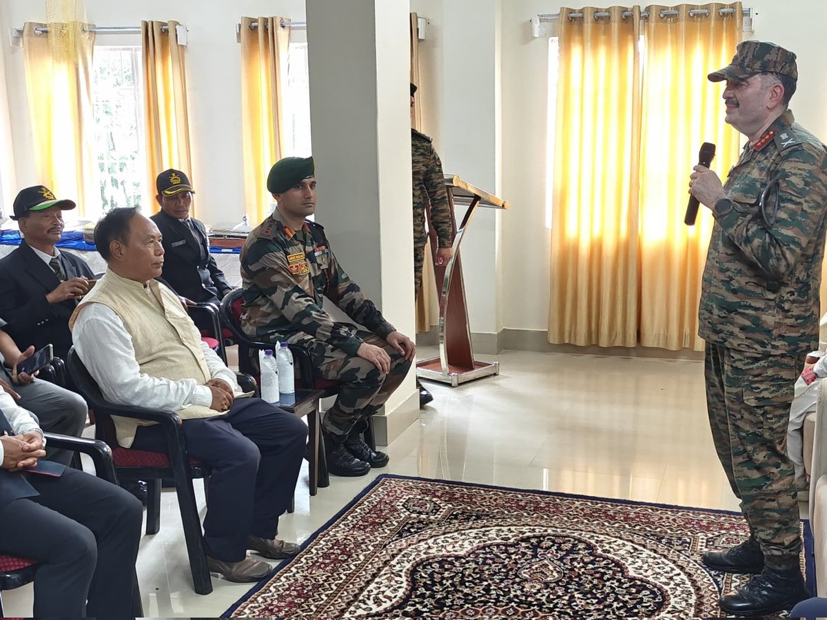 Lt Gen Abhijit S Pendharkar, GOC , #SpearCorps, laid a wreath and paid homage to Havildar Hangpan Dada, Ashok Chakra (Posthumous) at his memorial in Borduria, Tirap district, #ArunachalPradesh on 26 May 2025.

It was on this day in 2016, that Havildar Hangpan Dada, a Non
