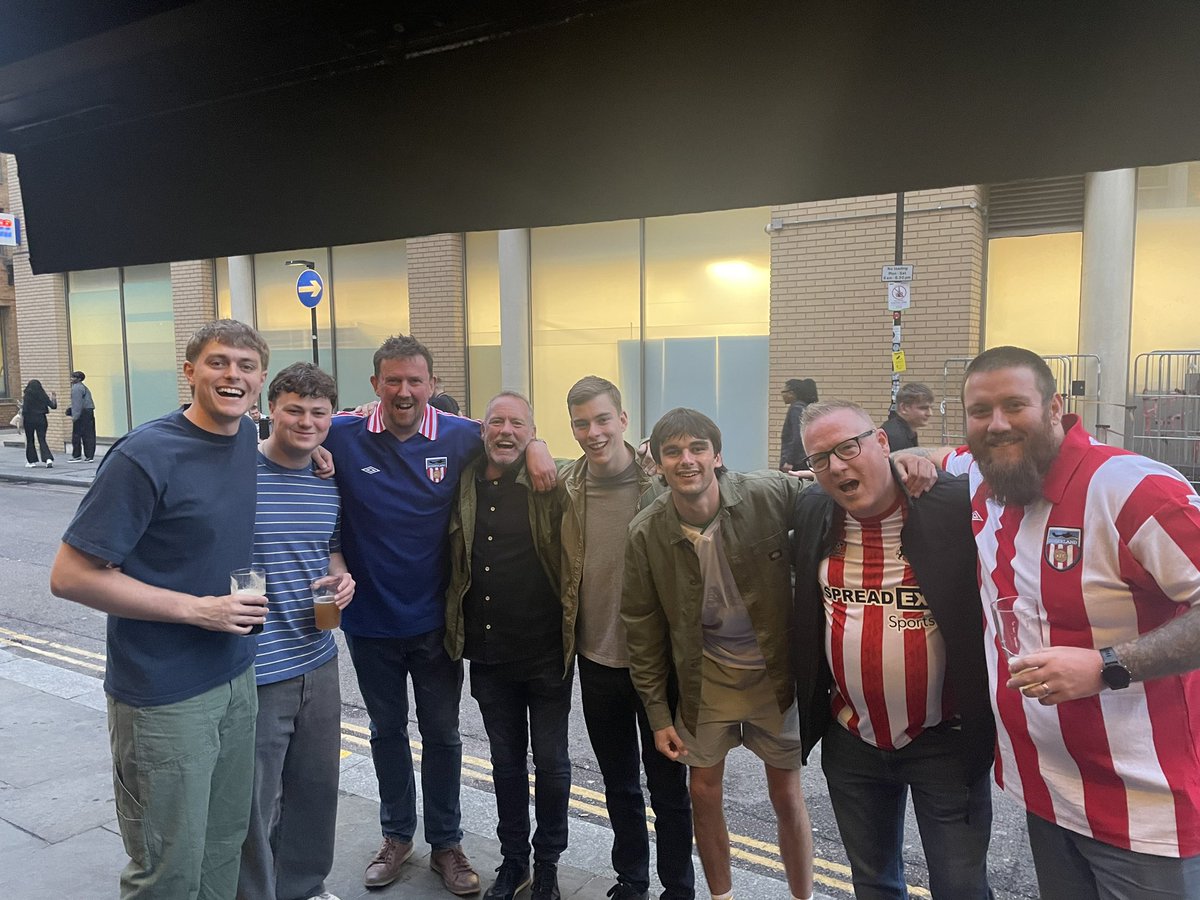 James_Jobling03's tweet photo. Still hasn’t sunk in. The greatest weekend of my life following the best team in the land with all my best friends. Nothing will ever come close to it. Drink it all in, we deserve it❤️ https://t.co/JopTP24v7T