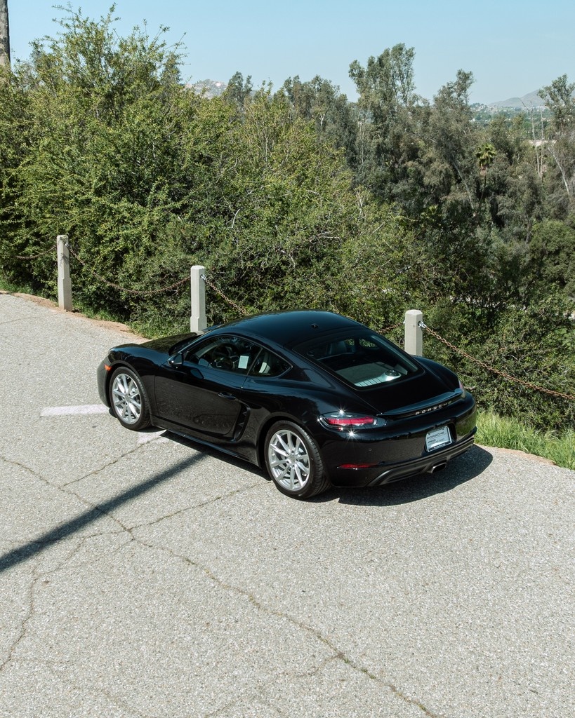 PorscheRiversid's tweet image. Built to thrill. Designed to perform.
The 2024 Porsche 718 Cayman delivers pure driving excitement with its mid-engine balance and unmistakable style.

#PorscheRiverside #718Cayman #PorschePerformance #LuxuryCars #SportsCar #DrivenByExcellence #PorscheLife