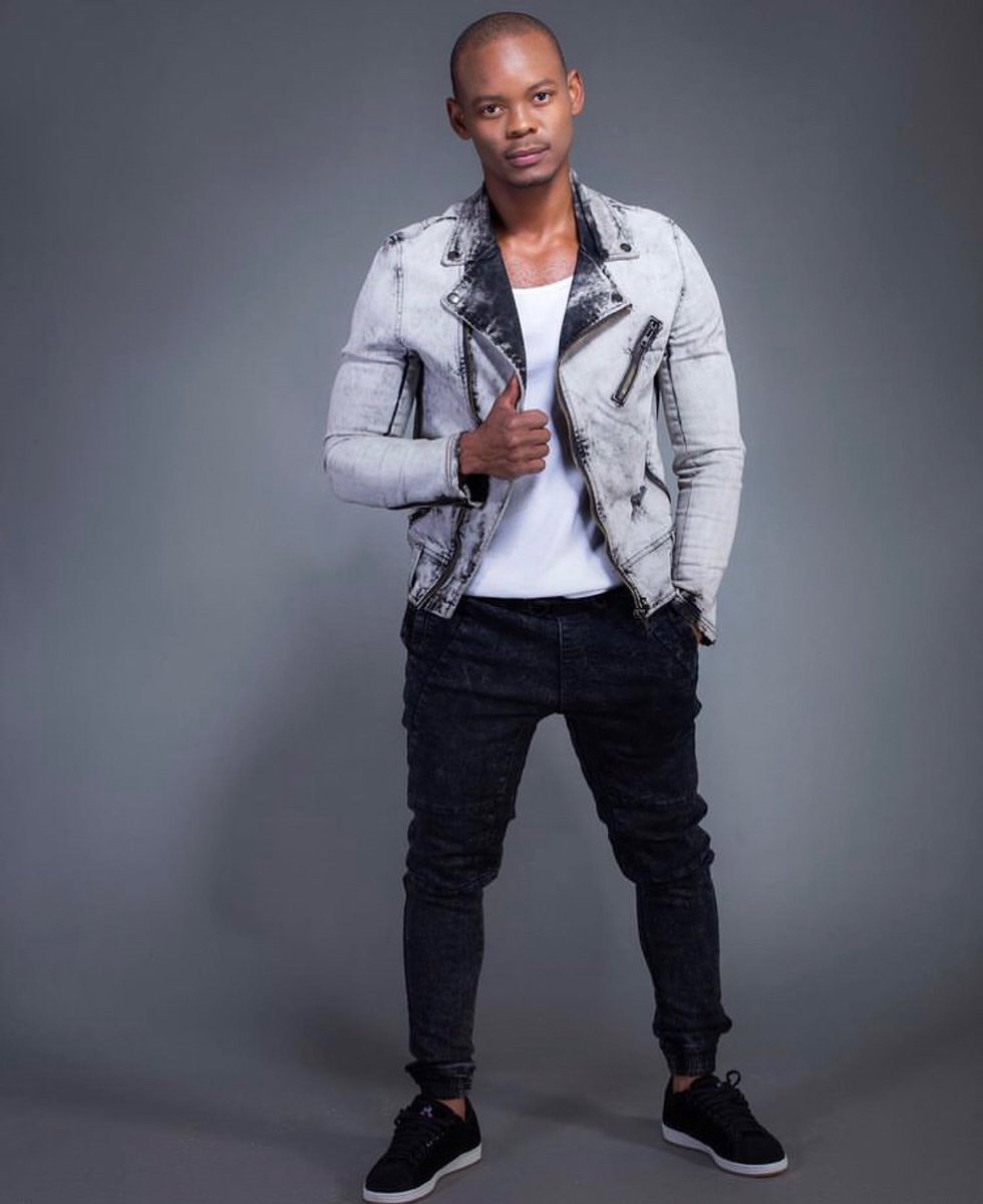 Tiisetso_Thoka's tweet photo. Catch myself and the beautiful @mogau_pm tomorrow morning on @expressoshow from 6am to 9am talking all things @SkeemSaam3 . Itโs not over yet. #skeemsaam #DjThomas ๐๐๐๐๐พโโ๏ธ https://t.co/9oVIkdpGJe