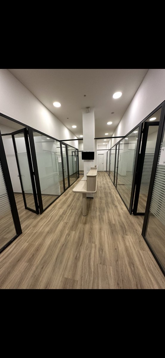 Giusepp92169720's tweet photo. Noi di PROFESSIONAL SPACE siamo specialisti nella apertura di sedi esclusive gestite.
Per info 091540620-3358162323
#ufficiarredati #ufficioflessibile #coworking https://t.co/WKNgFiOqTH