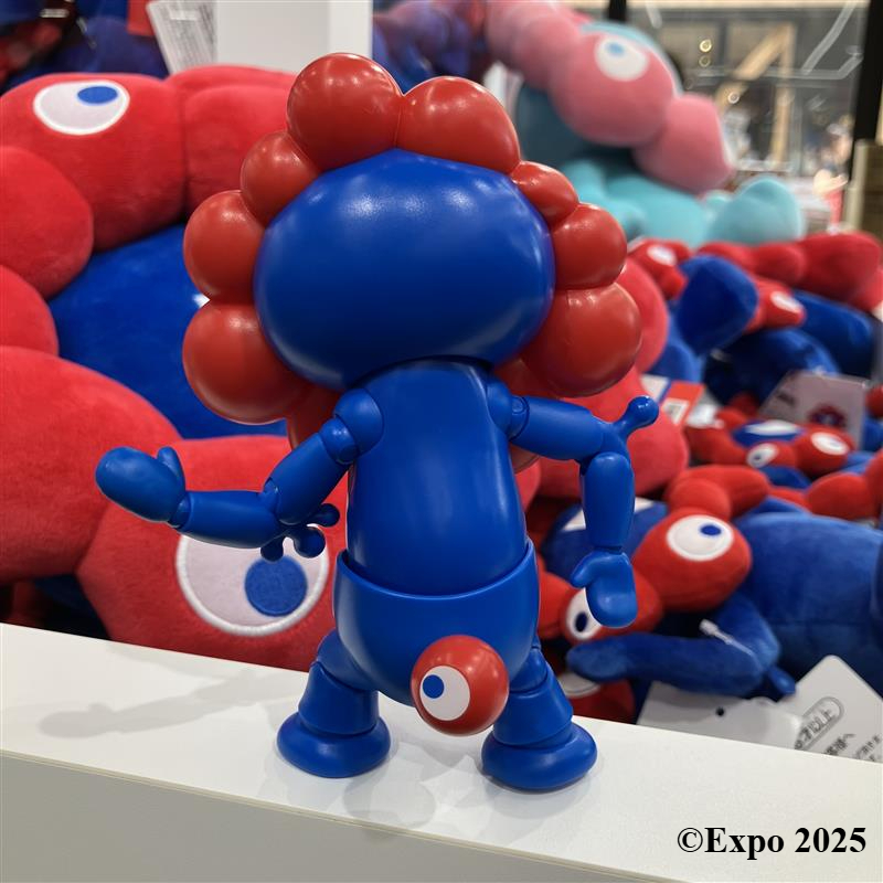 東ゲート店 MARUZEN JUNKUDO 🕘5/27(火)開店しました 色んなポーズで