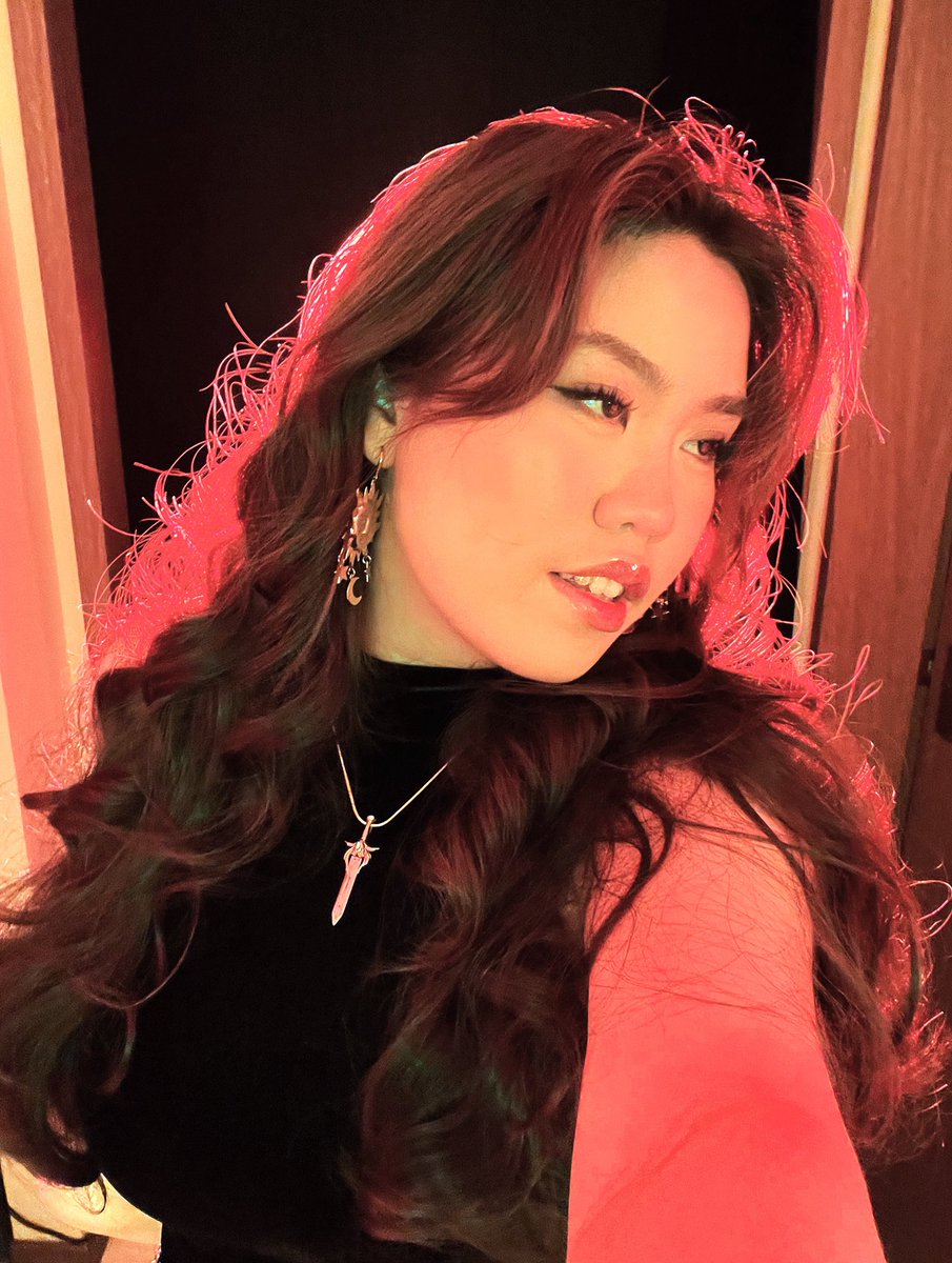 Reinaeiry's tweet photo. need to bring out the cheongsam and cosplay her ASAP asami’s been my dream cosplay (her bike outfit) for yearssss https://t.co/eX76EQHDAk