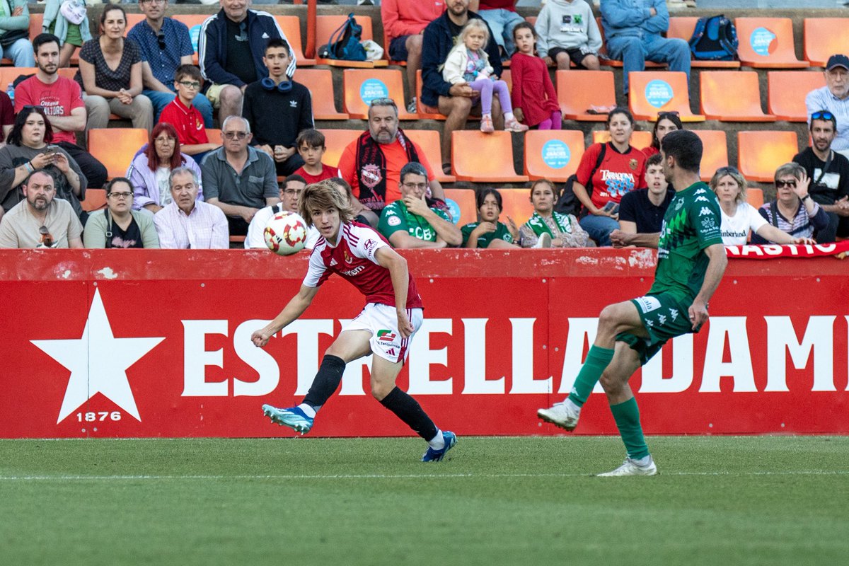NASTICTARRAGONA's tweet photo. 𝑫𝒆𝒃𝒖𝒕𝒂𝒏𝒕𝒔

❤️ E. PUJOL &amp; ORIOL 🤍

#14milraons https://t.co/FsBgAhyE8j