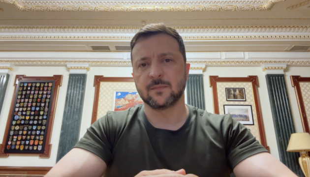 Росіяни говорять про дипломатію, а тим часом завдають ударів і готують нові наступи - Зеленський
ift.tt/e81IjSk