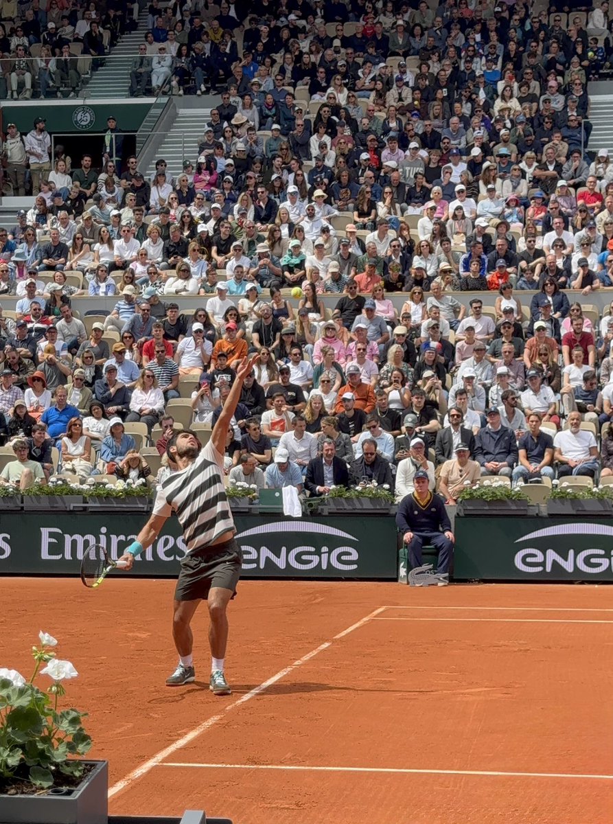 SportPerla's tweet photo. Carlos Alcaraz #RolandGarros https://t.co/1llfIqZygn