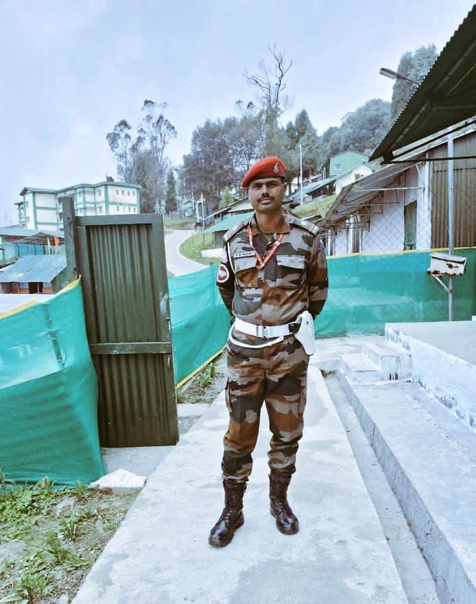आजमगढ़ के निवासी सूबेदार प्रेमशंकर यादव जी
गुवाहाटी में ड्यूटी के दौरान शहीद हो गए,

#नमन