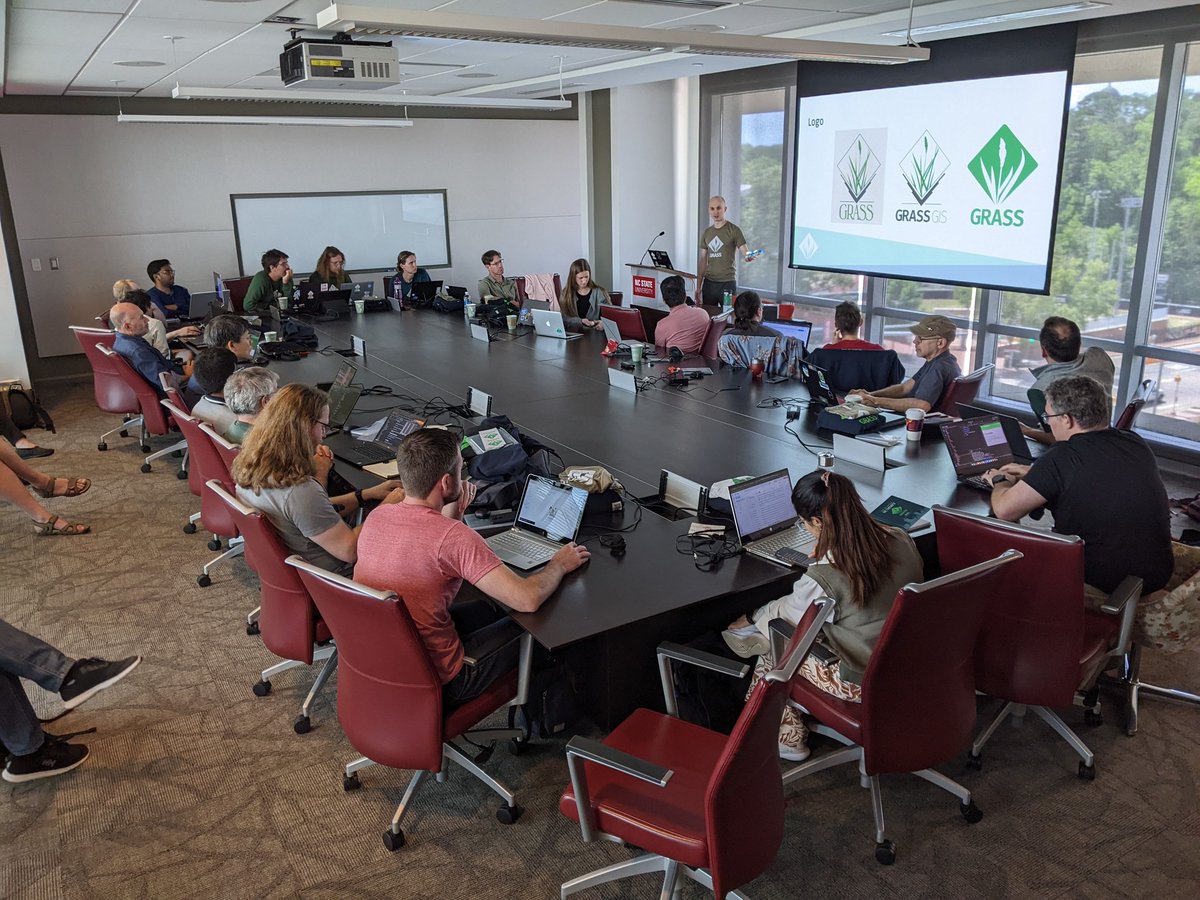 🌎Naše katedra se zúčastnila GRASS Developer Summitu 2025, který se konal od 19. do 24. května na North Carolina State University v Raleigh, USA.
👉Během šesti dnů se podíleli na vývoji a plánování budoucnosti open-source GIS nástroje GRASS.