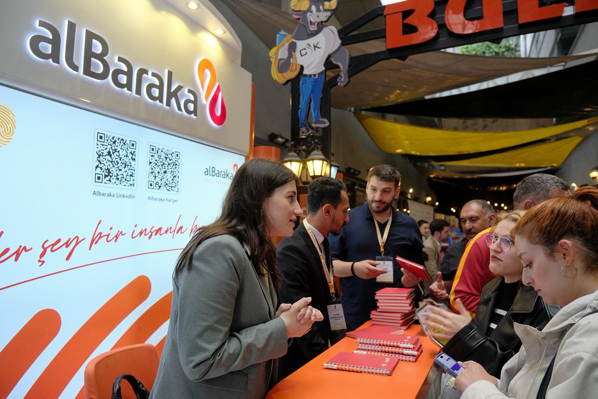 Üniversitemiz Kariyer Merkezi tarafından düzenlenen geleneksel Kariyer Günü’25 etkinliğinde, Türkiye'nin önde gelen markalarından oluşan 100’e yakın iş dünyası temsilcisi kuruluş, öğrencilerimiz ve mezunlarımızla buluştu.
İTO Meclis Başkanı Dr. Erhan Erken, Mütevelli Heyet