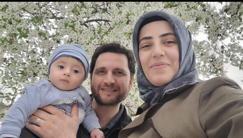 Özlem DÜZENLİ
Sütten kesilmemiş 6 aylık Murat Efe bebek ile birlikte 10 Mayıs'ta Edirne'de tutuklu

Eşi,KHK'lı Polis İbrahim Düzenli: 

"Eşim ve bebeğim zor durumda. 
LÜTFEN SESİMİZİ DUYURUN...!"

Ayrımsız İnfazDüzenlemesi