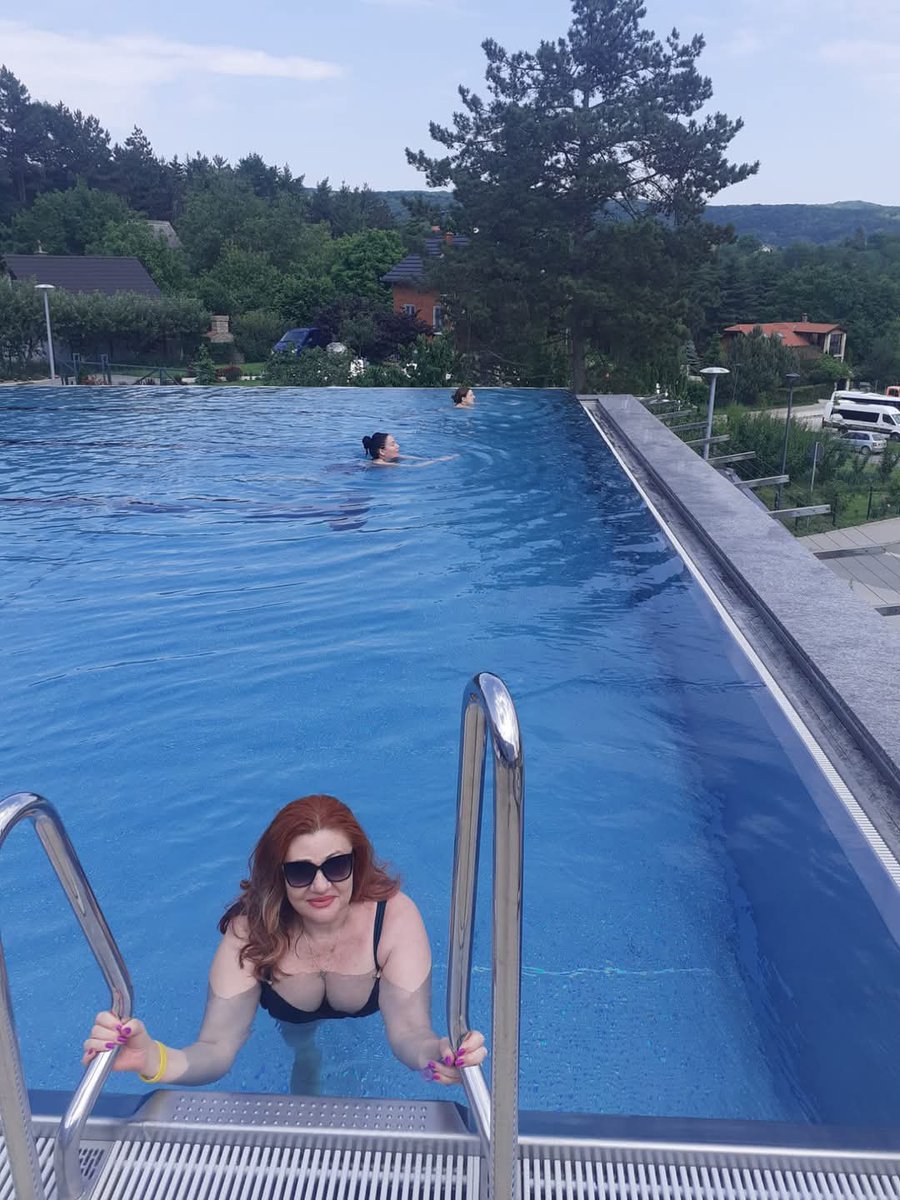 Sezona kupanja nam nešto kasni ove godine ☂️