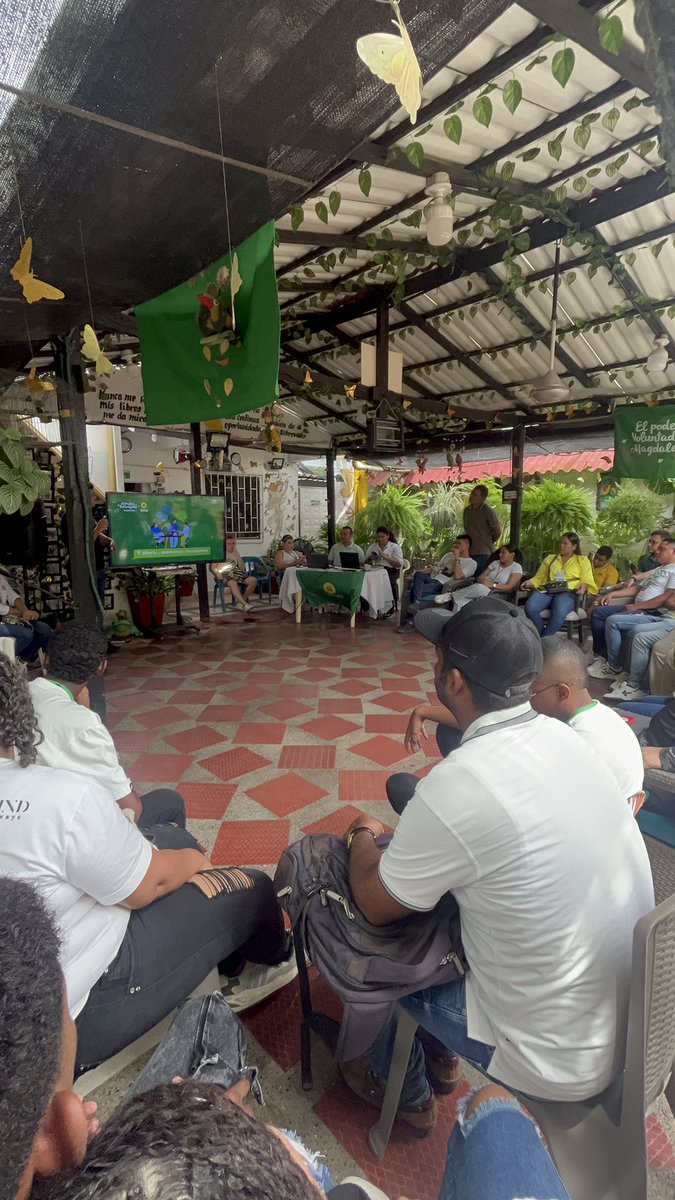 YulmerPerez's tweet photo. Durante nuestro encuentro del equipo de #ElPoderDeLasVoluntades en Aracataca, Magdalena. Recordamos la importancia de transformar nuestras realidades y nuestro departamento.
Gracias a cada uno por representar con cariño, determinación y carácter a su municipio o corregimiento, porqué eso nos hace más fuertes, más seguros y nos permite abrirle el camino a una nueva generación que cree qué, en el Magdalena, hay una historia por escribir.
¡Seguiremos avanzando y recorriendo el Magdalena !
#SoyVerde
