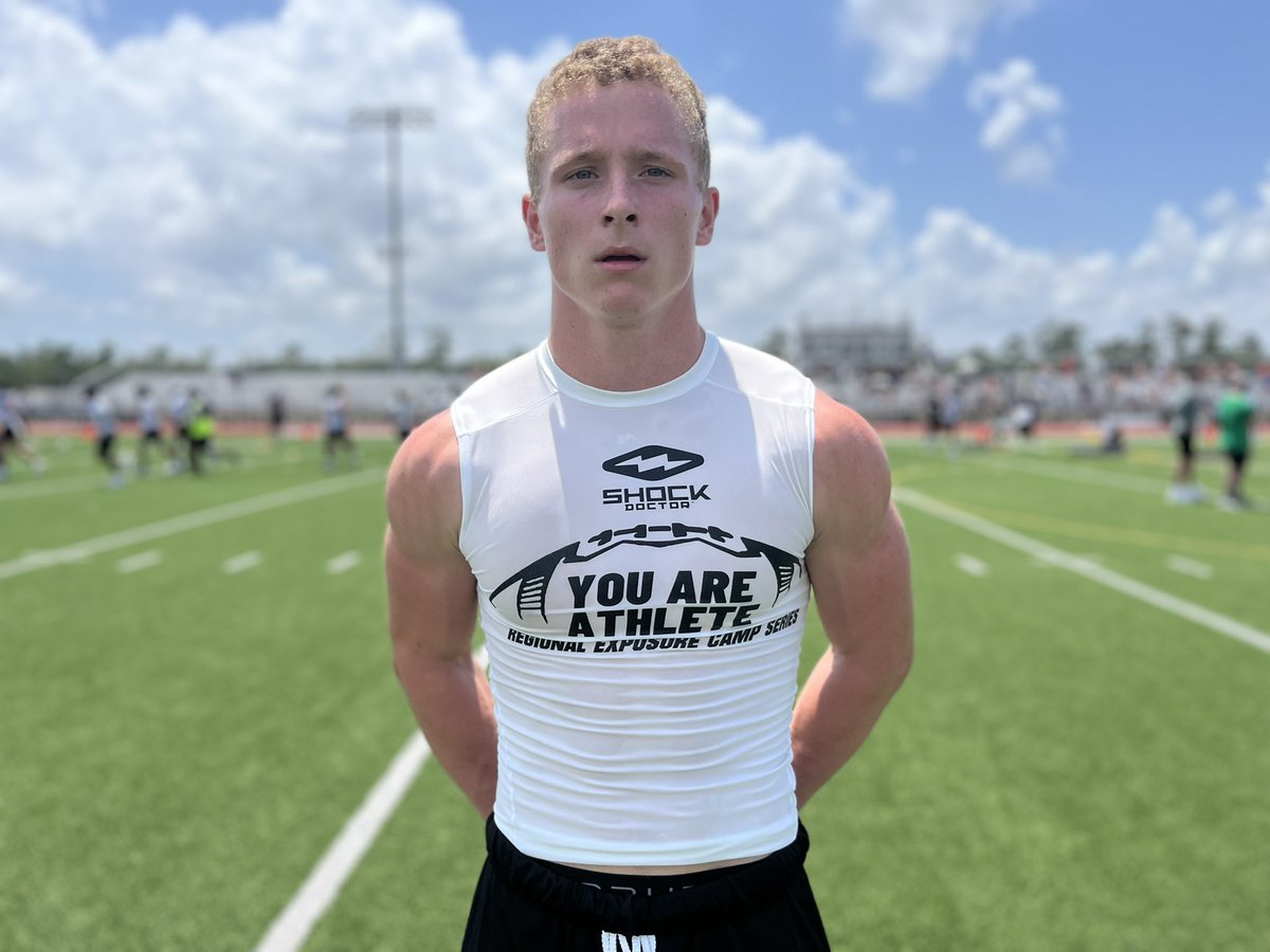 BHoward_11's tweet image. Strake Jesuit (Tex.) HS 2026 RB John Hebert (@JohnHebert79922) 

Hebert is a strong runner who gains strength the more he gets the ball in his hands. He shows quickness and vision making him a threat anytime he has the ball in his hands. 

Herbert holds 10+ #D1 offers.