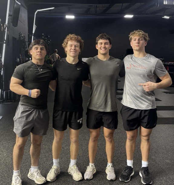 Connor Corwin (@corwin_connor) on Twitter photo Post Murph workout to remember our fallen.
#murphyworkout #themurphworkout
<a href="/LoganBuck00/">Logan Buchanan</a>
<a href="/apefitness_perf/">APE Fitness & Performance</a> Post Murph workout to remember our fallen.
#murphyworkout #themurphworkout
<a href="/LoganBuck00/">Logan Buchanan</a>
<a href="/apefitness_perf/">APE Fitness & Performance</a>