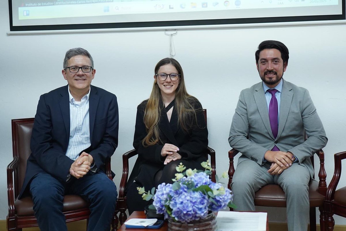 DerConstUEC's tweet photo. #Noticias🔍| El pasado 20 de mayo se celebró en la Universidad Externado de Colombia el primer Seminario de la Red de Constitucionalismo Colombo-Ecuatoriana.🇨🇴🇪🇨 https://t.co/IgFS6VqnRF