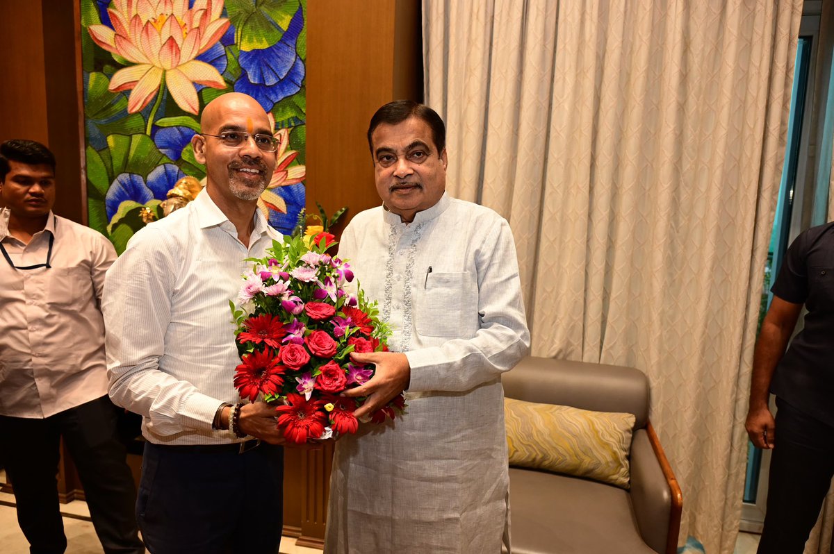 “America's roads are good not because America is rich. America is rich because of its good roads."

आदरणीय <a href="/nitin_gadkari/">Nitin Gadkari</a> जी को एडवांस में जन्मदिन की बधाई देते हुए । भोलेनाथ बन से प्रार्थना है नितिन जी को सदा खुश और स्वस्थ रखें ताकि वो भारत की इंफ्रास्ट्रक्चर ग्रोथ स्टोरी और