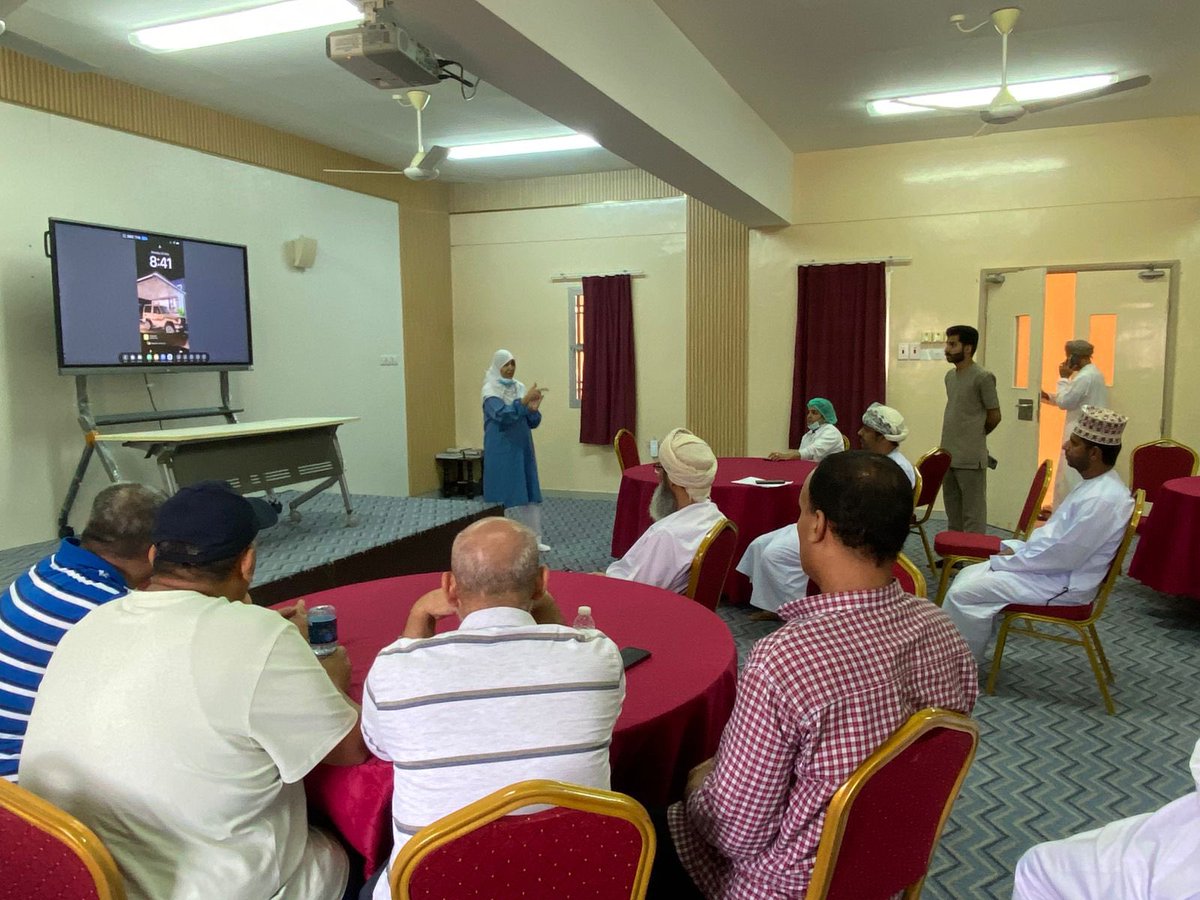 حرصًا على أهمية الشراكة المجتمعية الفاعلة، نفّذ المركز الصحي بوادي دماء ممثّلًا بالممرضة رياء حمد الأغبري ورقة عمل حول مشروع تجربة مريض، تناولت أهمية برنامج شفاء ودوره في متابعة علاج المرضى والارتقاء بجودة الخدمات الصحية المقدّمة للمجتمع.🌹🇴🇲
#تعليمية_شمال_الشرقية