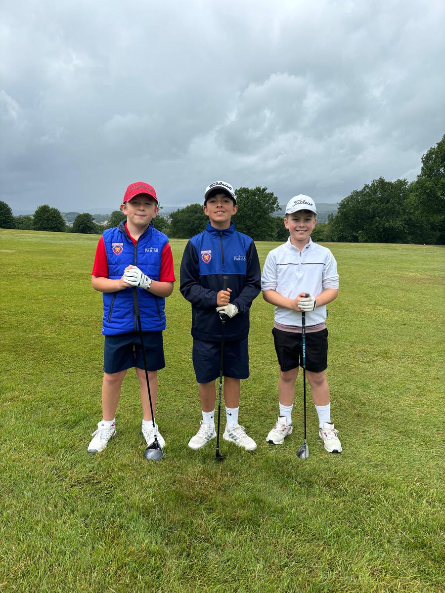 _LPGCJuniors's tweet photo. Great to see 3 of our lions 🦁 academy players (Ollie, Leo & Arlo) playing in the @wales_golf mini masters today @BrynMeadows
Congratulations to Leo who won the year 5&6 boys category 👏🏻
Well done all👏🏻
#lpgcjuniors #juniorcluboftheyear2025 #minimasters https://t.co/EvXDYm8ISM