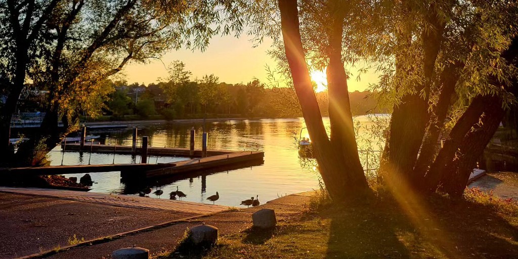 Hello sunshine ☀️⁠
⁠
Get outside and enjoy every minute of these golden rays. ⁠
⁠
📸 @c_offeeandhike⁠ (IG) 
⁠
Hamilton Outdoor Adventure Guide: bit.ly/45qPk5O