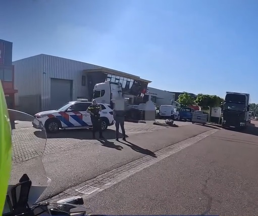 Chauffeur trekt vleesmes na verkeersruzie