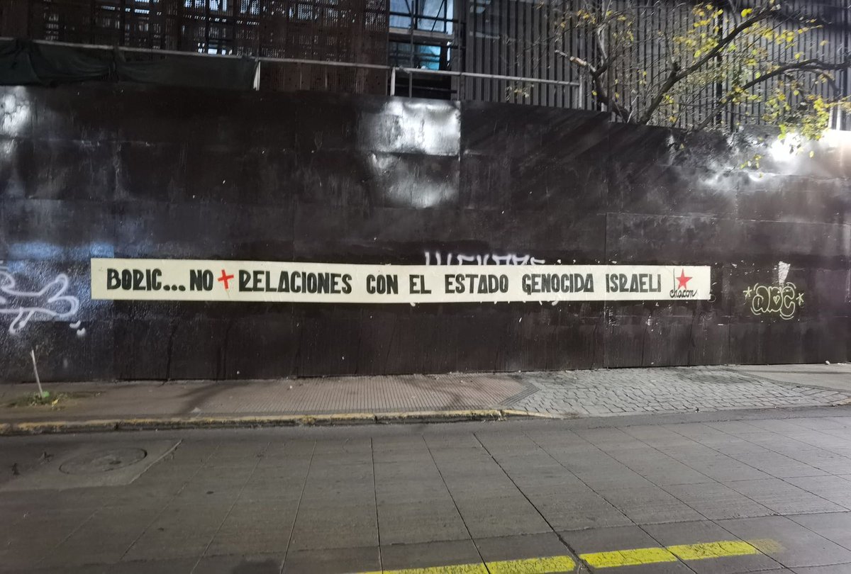 🚩Es imposible no estremecerse con tanto niño y bebés asesinados en Gaza ,,no podemos como País mantener una indiferencia frente a este tema ..<a href="/GabrielBoric/">Gabriel Boric Font</a> debe sumarse a los países que rompieron relaciones con el Estado genocida Israelí
#PalestinaLibre 🇯🇴