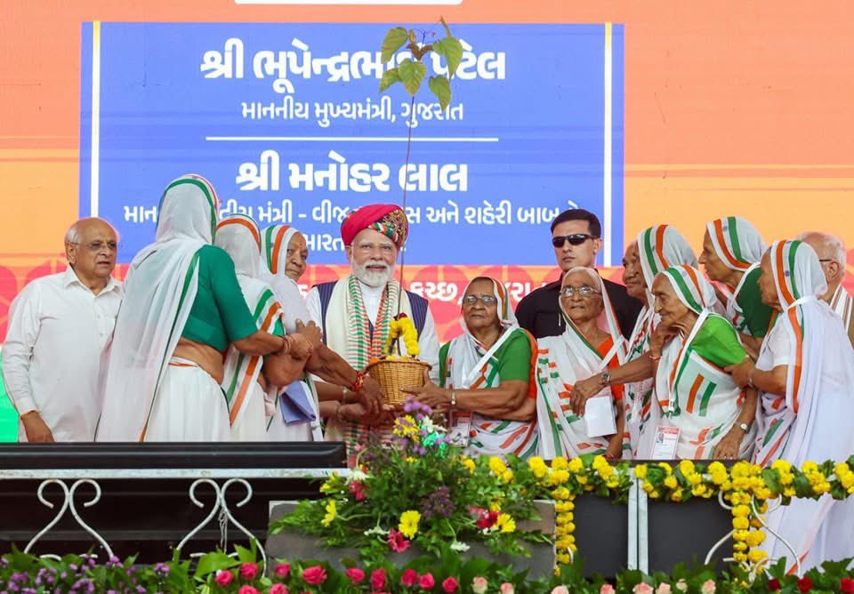 jitendrasbansur's tweet image. देश की हर माँ का गौरव!

#NarendraModi #pmmodionabp