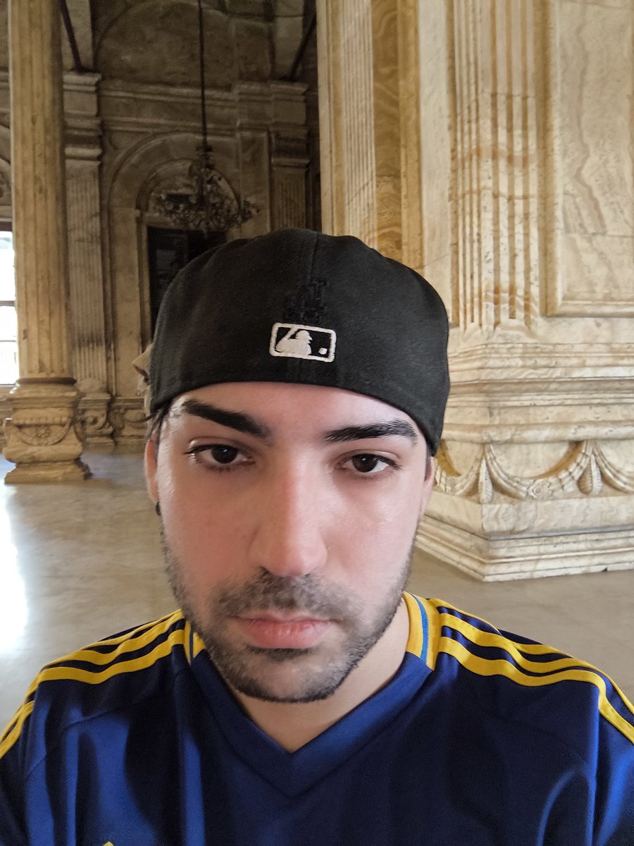 última foto de yo quemado porque estábamos a 42 GRADOS 😔