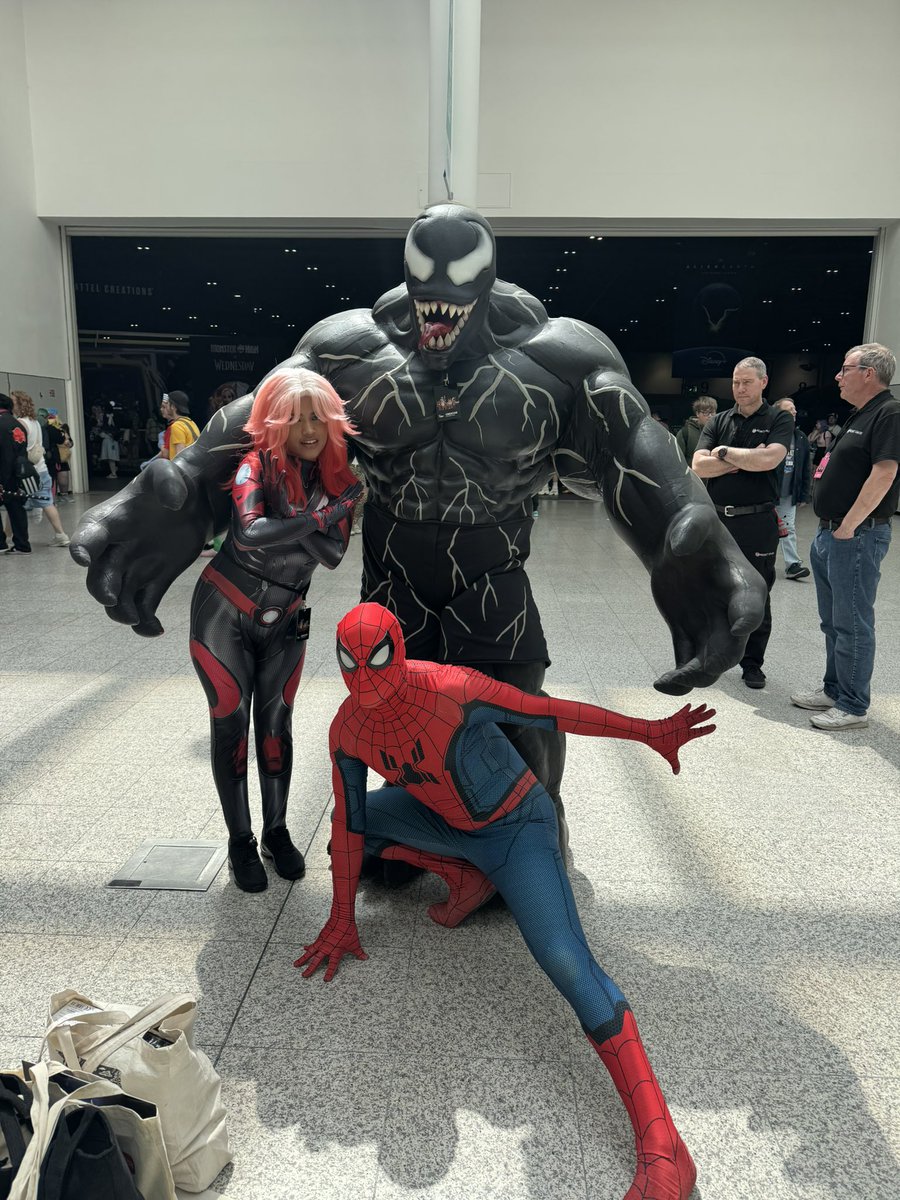 aqillua's tweet photo. Day 1 @MCMComicCon as Invisible Woman (Marvel Rivals) 

I had so much fun finally doing my first marvel rivals cosplay and getting the chance to showcase it at one of my fav cons!! 

Thanks @MCMComicCon for having me as a creator <3
#MCMComicCon #MarvelRivals #invisiblewoman https://t.co/Hc4B3SVEop