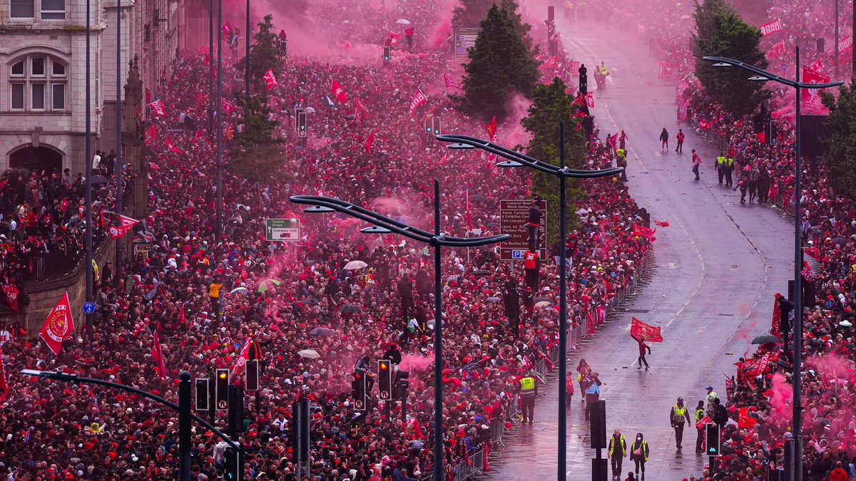 Slotoholic's tweet image. Money can buy you players and it can buy you influence, but it can’t buy you this.