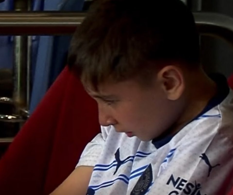 ŞU ÇOCUĞUN GÖZ YAŞLARINDA BOĞULUN DÜŞÜN LAN ŞU TAKIMIN YAKASINDAN REZİL HERİFLER

#HTYvsFB