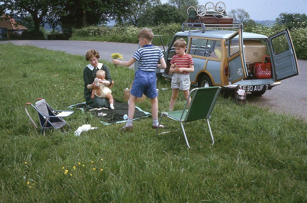 YannRobichon's tweet photo. Happy #MiniMonday / #MondayMini!... 
#Auto #Automobile #Automobiles #Autos #Car #CarHistory #Cars #CarsHistory #ClassicCar #ClassicCars #ClassicMini #Coupé #HistoryMini #MiniAdventure #MiniClassic #MiniLife #Photographie #Photography #RetroCar #Retrocars #VintageCar #VintageCars https://t.co/9evDZ08c32