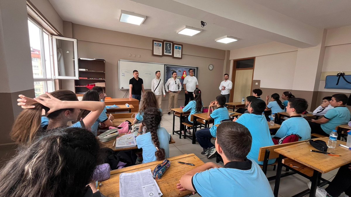 📍5️⃣   İlçe
🏫1️⃣0️⃣   Okul
🧑🏻‍🎓7️⃣0️⃣0️⃣ Öğrenci ile  #SelamVer etkinliğimizi gerçekleştirdik. Tügva Yaz Okulu projemizi tanıttık.🙌🏻

Eğlence ve öğrenme dolu Tügva Yaz Okulu’nda sende yerini ayırt ⬇️

tugvamarketing.powerappsportals.com/yazokulu/

#BirYazBinGelecek

 #SelamVer