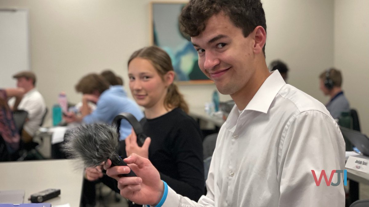 WJI's tweet photo. Under the tutelage of Paul Butler, Nick Eicher and Harrison Watters, the WJIers practice recording to prep for their pocket profiles podcast assignment! 🎤

#WJIcollege25 #worldandeverythinginit
#recordingtime #multimediajournalism https://t.co/eEmMWK3Wi6