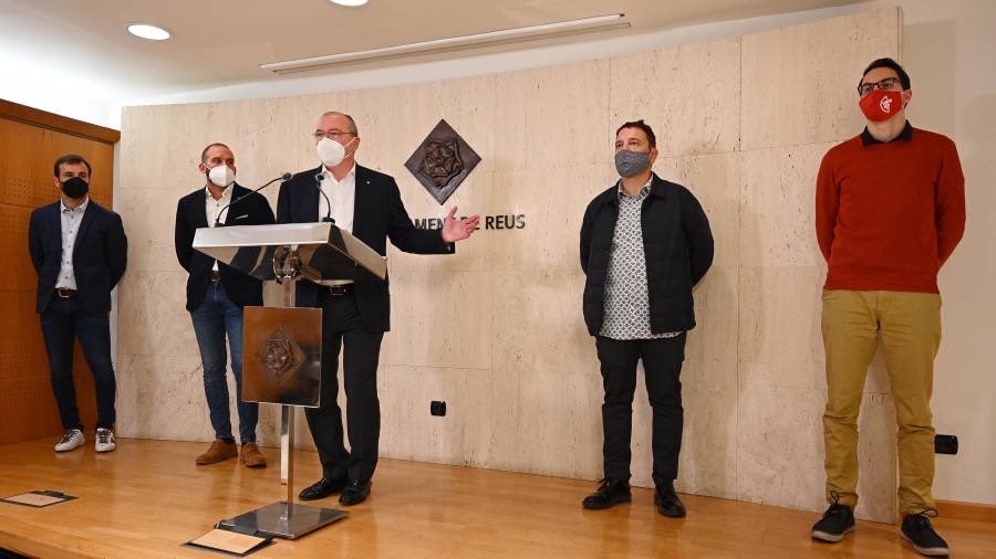 🚨 Atenció al que explica <a href="/jgomiscos13/">Joel Gomis Cos</a>:

🤝🏻 L’acord de 2021 entre el Reus FCR, la Fundació Futbol Base Reus i l’Ajuntament de Reus està a la corda fluixa. 

El Reus FCR ha convocat urgentment una junta extraordinària.