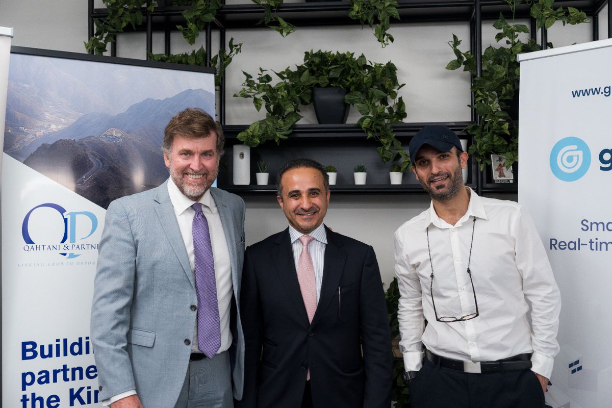 q_d2030's tweet photo. Honored to host His Excellency Mr. Mashare Ben Naheet Consul-General of Saudi Arabia @bennaheet, at our Qahtani and Partners office. His Excellency engaged with a group of Australian business leaders, to discuss promising opportunities in Saudi Arabia across various sectors https://t.co/F8Ns06Pa9O