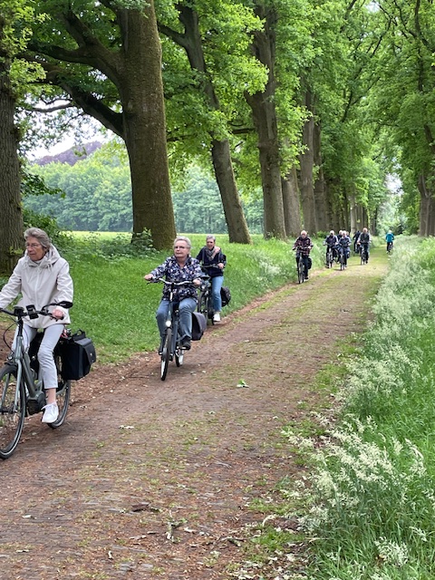 kplwildenborch's tweet photo. Geslaagde Wildenborchse fietstocht gisteren! Lees verslag op https://t.co/8vB2jYo1Tu

#fietstocht #activiteit #dagjeuit #uitje #fietsen #genieten #natuur #achterhoek #wildenborch #vorden #lochem #barchem https://t.co/uYsLX3Ppp5