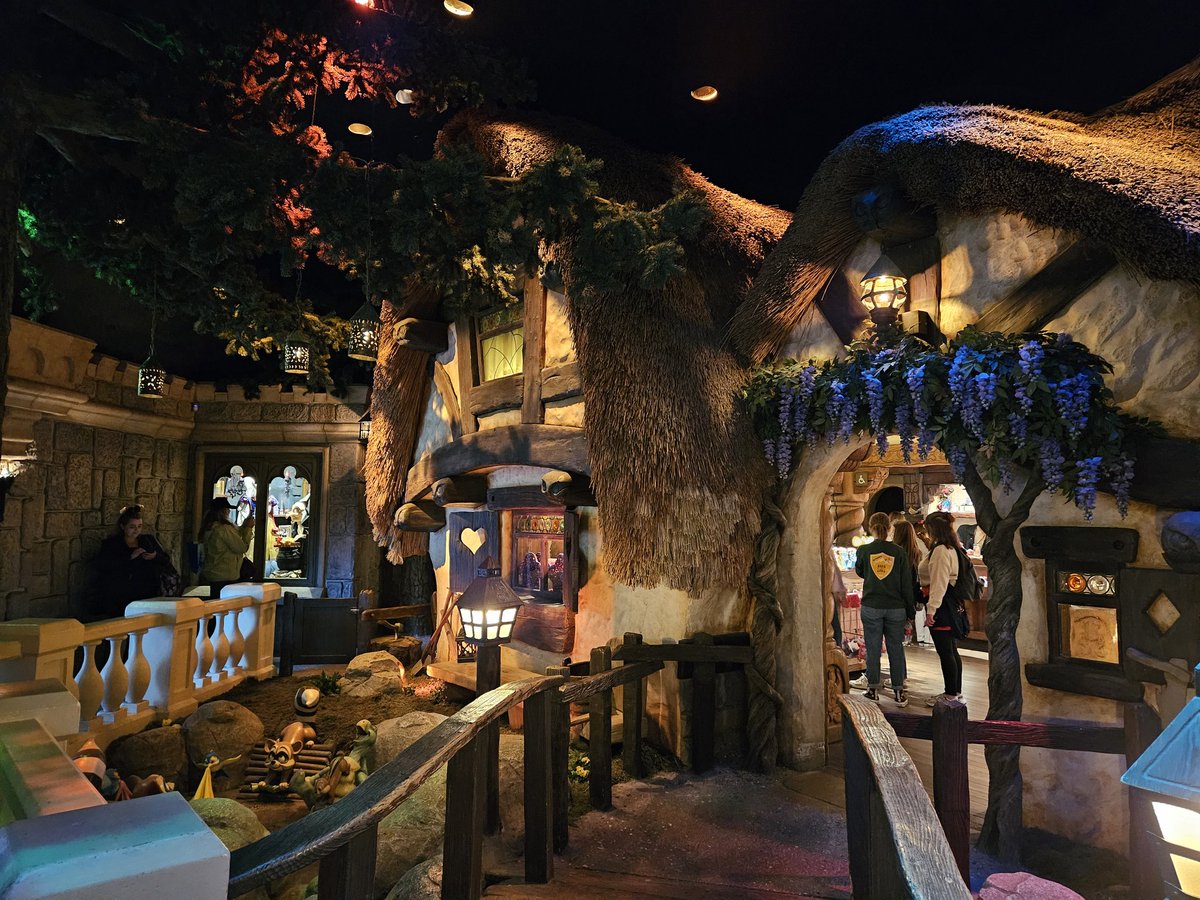 Jenny Nicholson tweet media