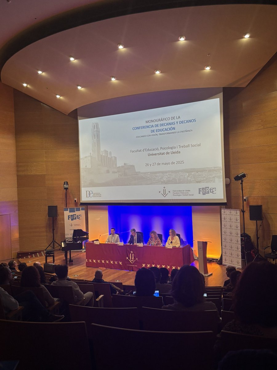 M.ª Isabel de Vicente-Yagüe Jara tweet media