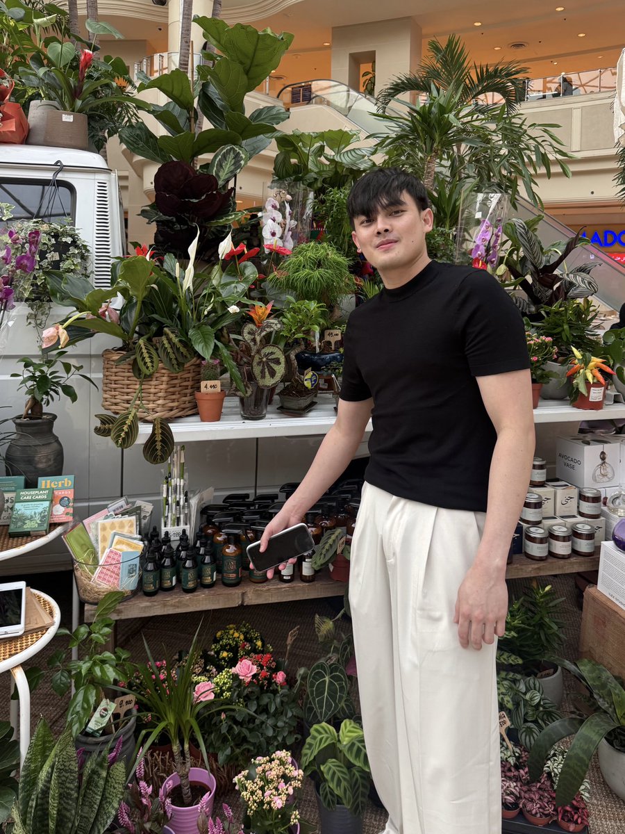 Melasurej tweet media