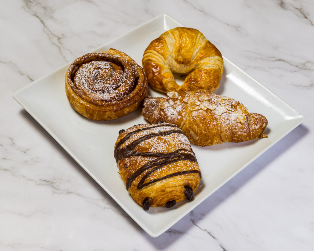 From the buttery layers of our classic croissants #BreakfastDaily to the cream-filled crispness of our Sfogliatella Napoletana, mornings in #Ottawa have never tasted better. Order your #brunch favs for the #weekend italianpastryshop.ca/order/
