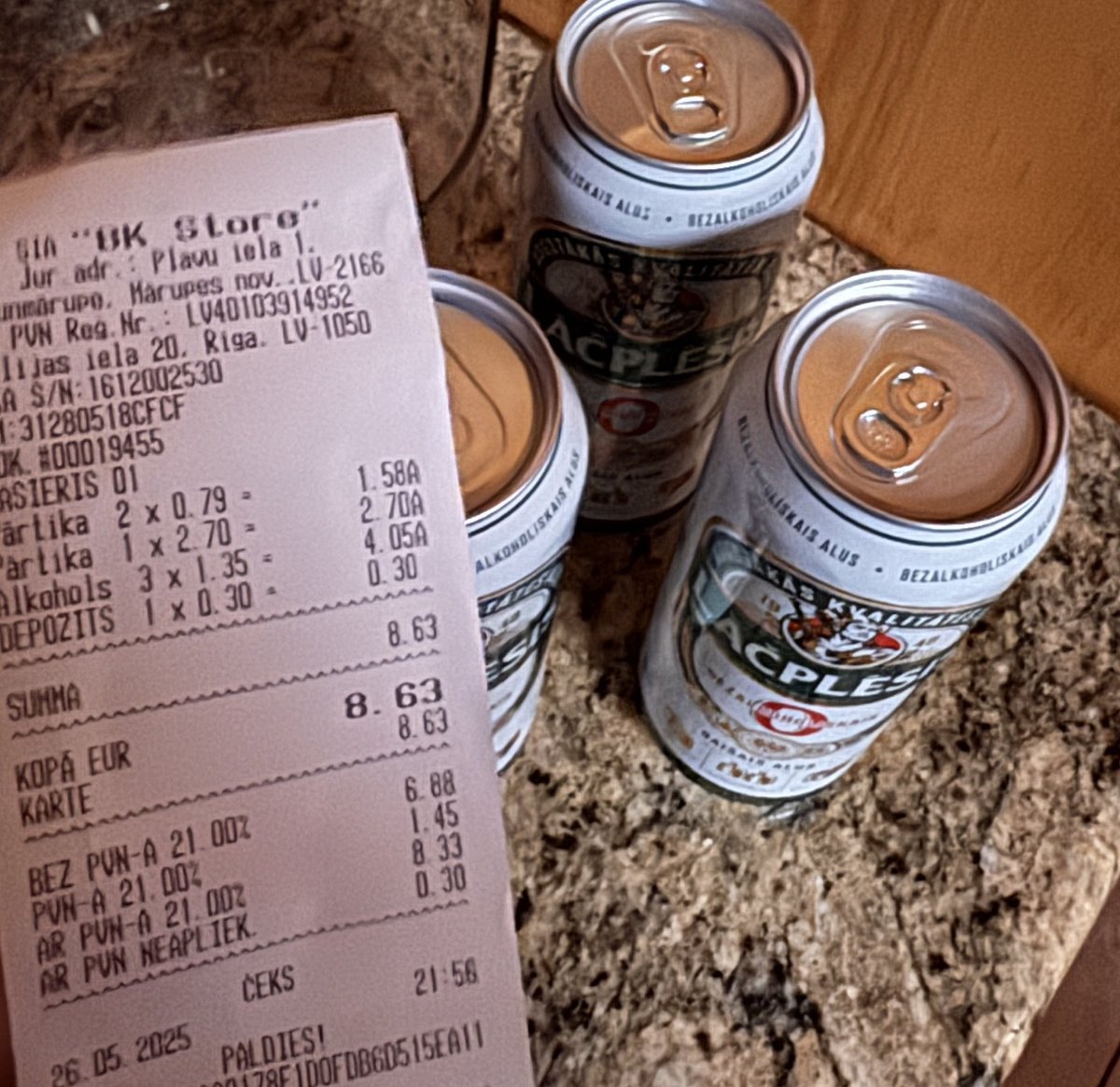 cherrijs's tweet image. Piemājas Aibītē vakarā nopirku 3 bezalkoholiskos aliņus, tāda paviršība čekā ir new normal?