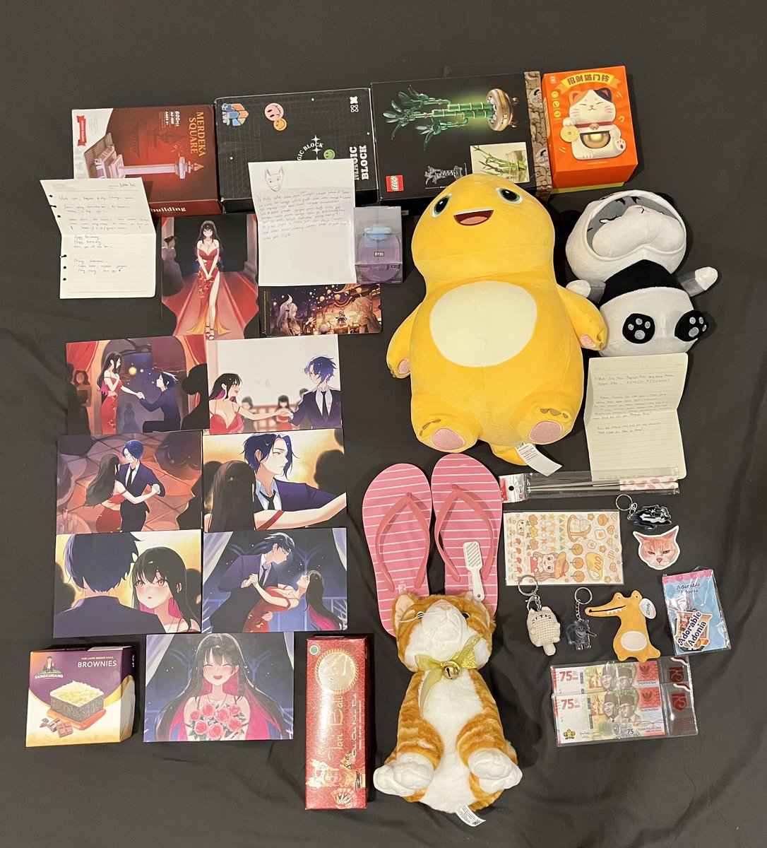 kellycathlyn's tweet photo. Ongtsuuu!! Thank you buat freebies dan hadiahnya🥰❤️ 
+ pap hasil jajan diCFXX, nda bisa jajan banyak karna ga bisa keliling lama”🥹

Otsuu #CFXX !!! https://t.co/q83JtMl1YE