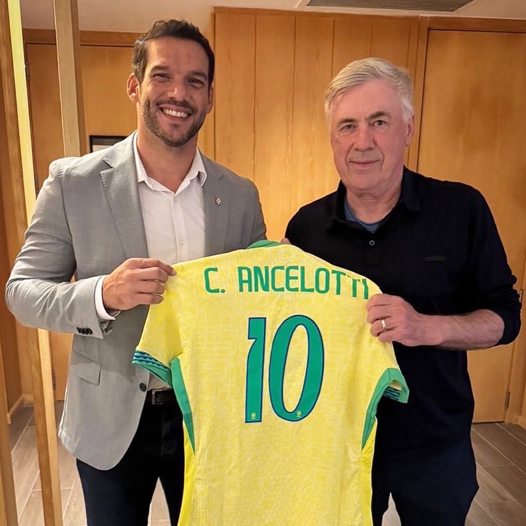 FabrizioRomano's tweet photo. 🚨⚠️ Ancelotti: “Neymar’s out of the list as he’s just returned from injury. I spoke to Ney and we’ve agreed on this”.

“I trust Neymar, I count on him, we want him to arrive in best conditions to the World Cup”.

“Joelinton, Rodrygo, Éderson, Militão are also out due to injury”. https://t.co/Uxp0I5ODwY