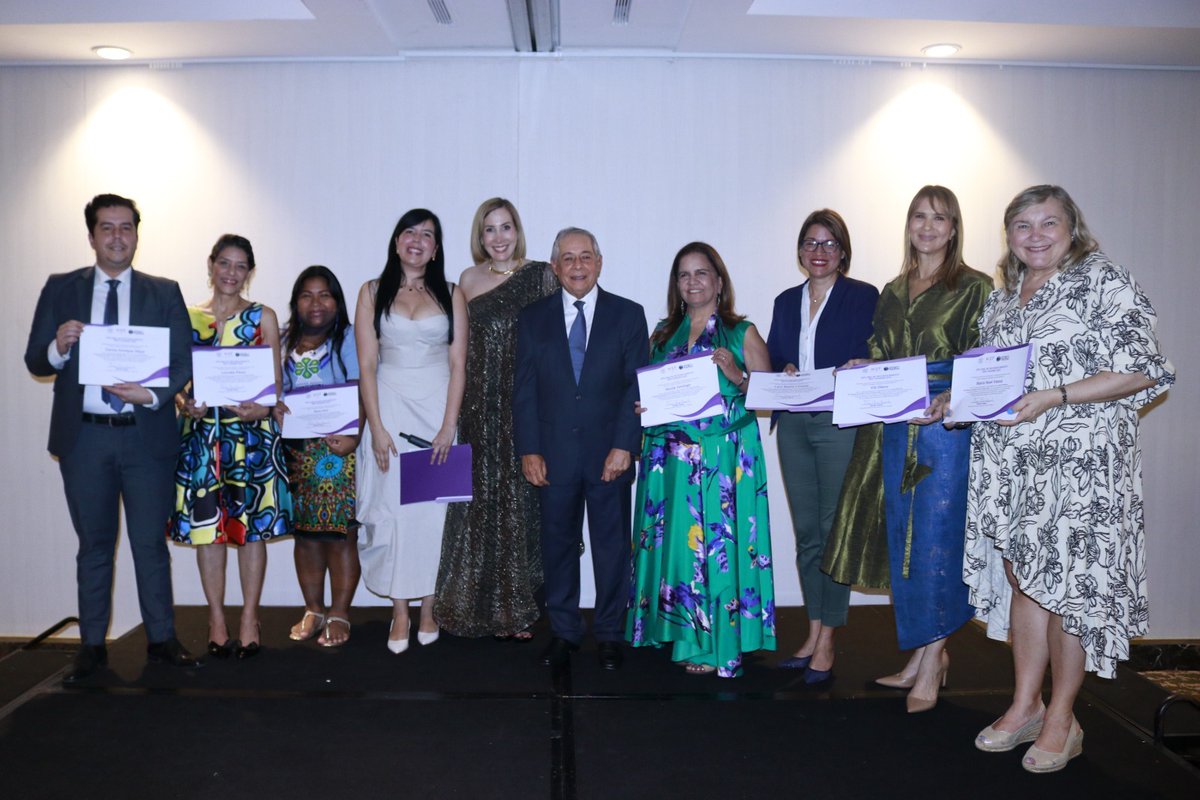 RDenPanama1's tweet photo. El brindis estuvo cargado de emoción, gratitud y homenaje a quienes han hecho posible este movimiento transformador, personas que promueven con fervor el liderazgo femenino y generan un impacto positivo en la región, celebrado el miércoles 21 en el Hotel Sheraton Grand Panamá. https://t.co/Be7hhpF1fe