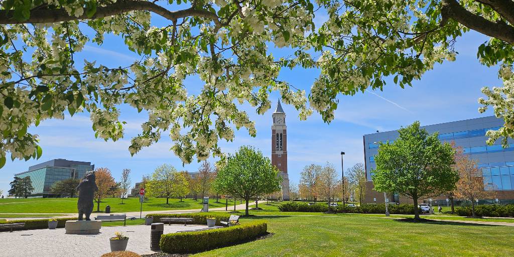 Happy Memorial Day 🇺🇸 

Today, we remember and honor the brave heroes. 

Please note that the university is closed in observance of the holiday and will reopen on May 27.