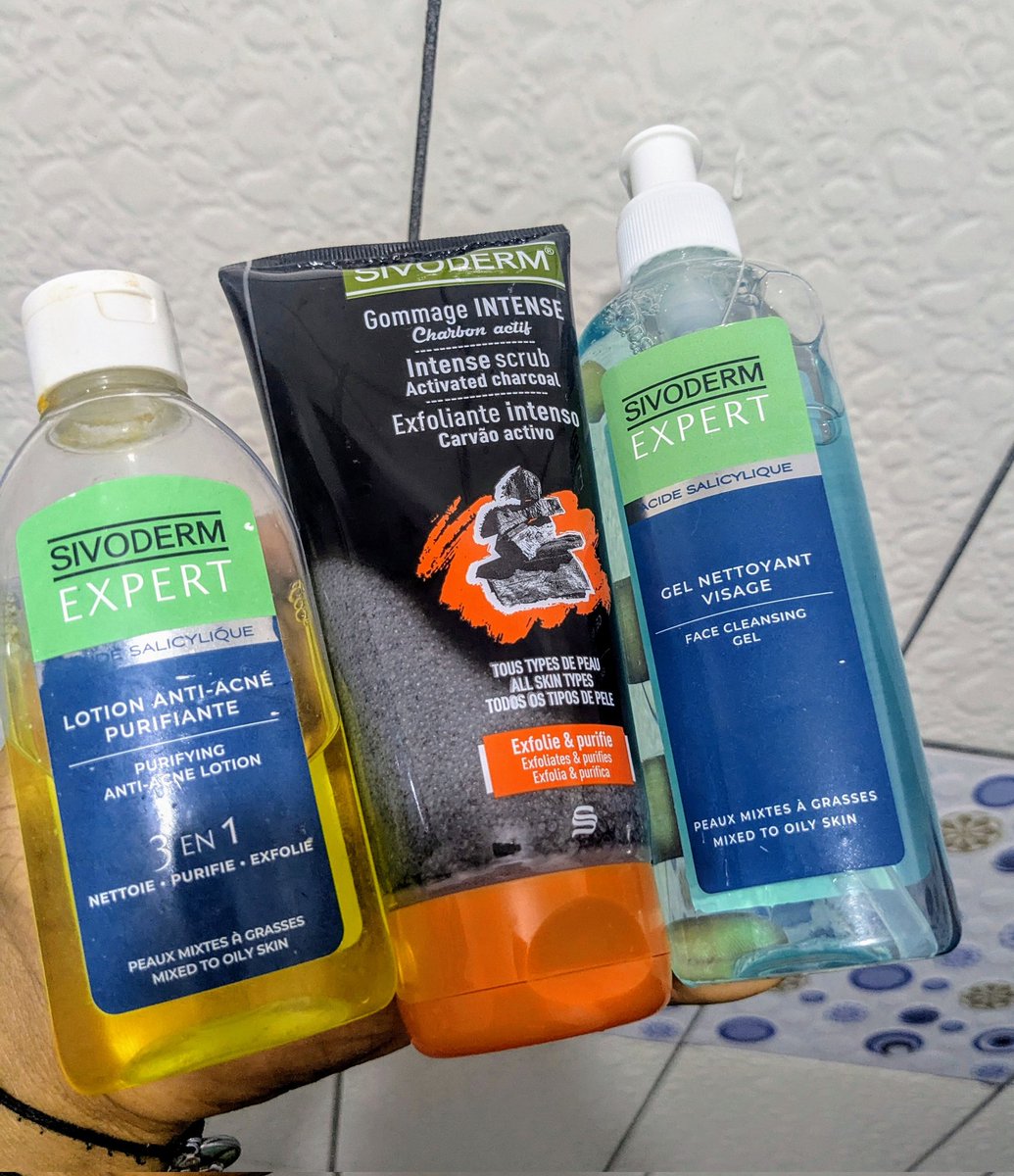 Je ne peux plus dépenser plus de 15 k pour l'entretien de mon visage.

Les petits budgets, voici le combo parfait. Homme comme femme ❤️

La gamme Sivoderm ne m'a pas encore déçu jusque-là.