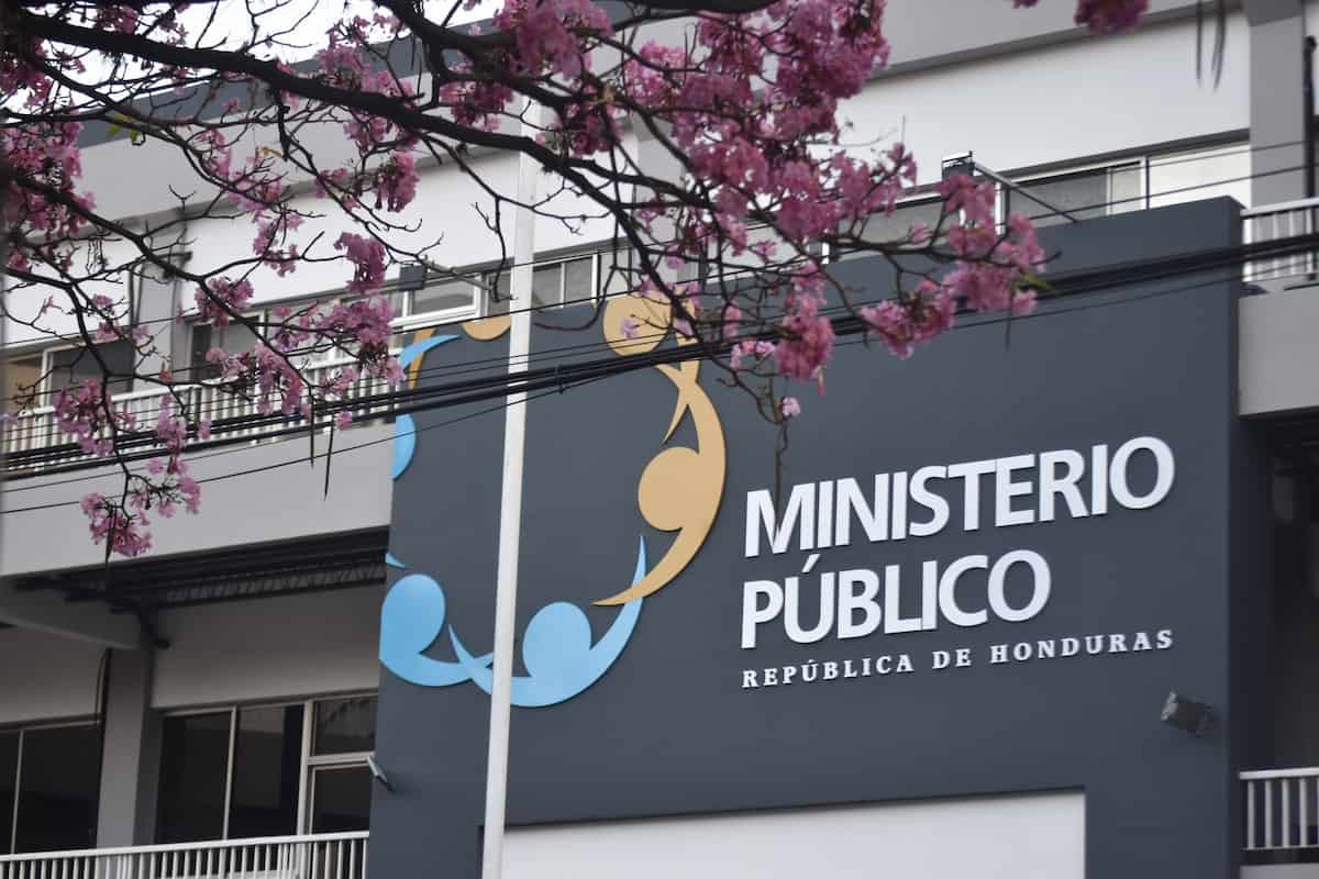 ¿Crisis interna en el MP?: al menos 15 fiscales abandonan el Ministerio Público en últimos meses en medio de señalamientos a la nueva administración
🔗 confidencialhn.com/crisis-interna…