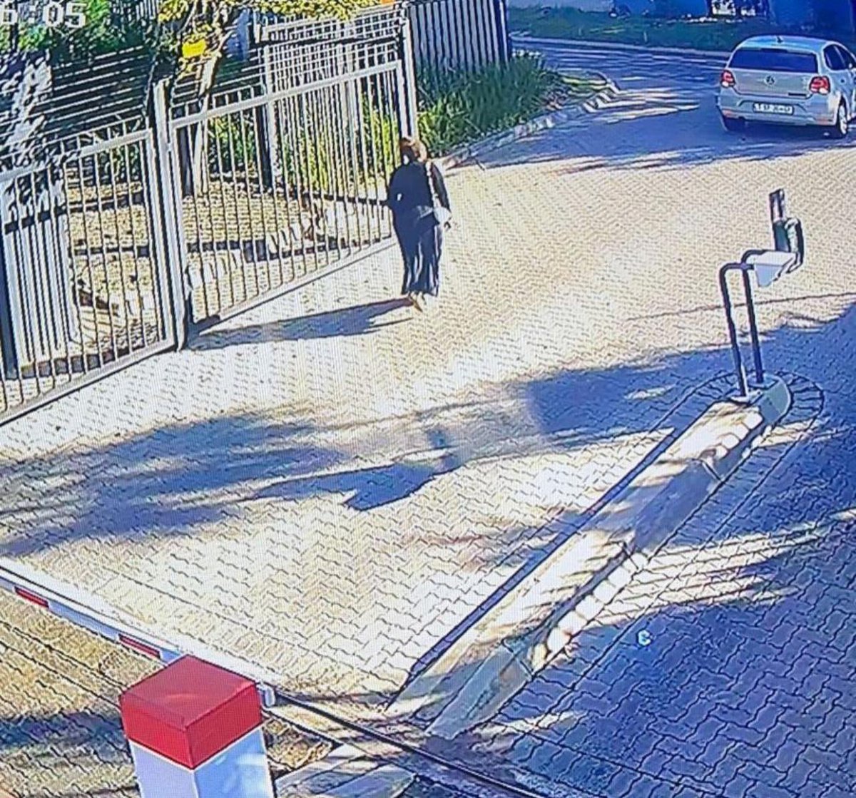 GBVF PERPETRATOR ALERT: POLICE SEARCH FOR AN AFRICAN MALE WHO USES THE NAME OF JOHN DRIVING A WHITE VW POLO WITH A CLONED NUMBER PLATE: LT 57 JG GP

The South African Police Service has activated resources and teams to hunt down an African male who uses the name of John