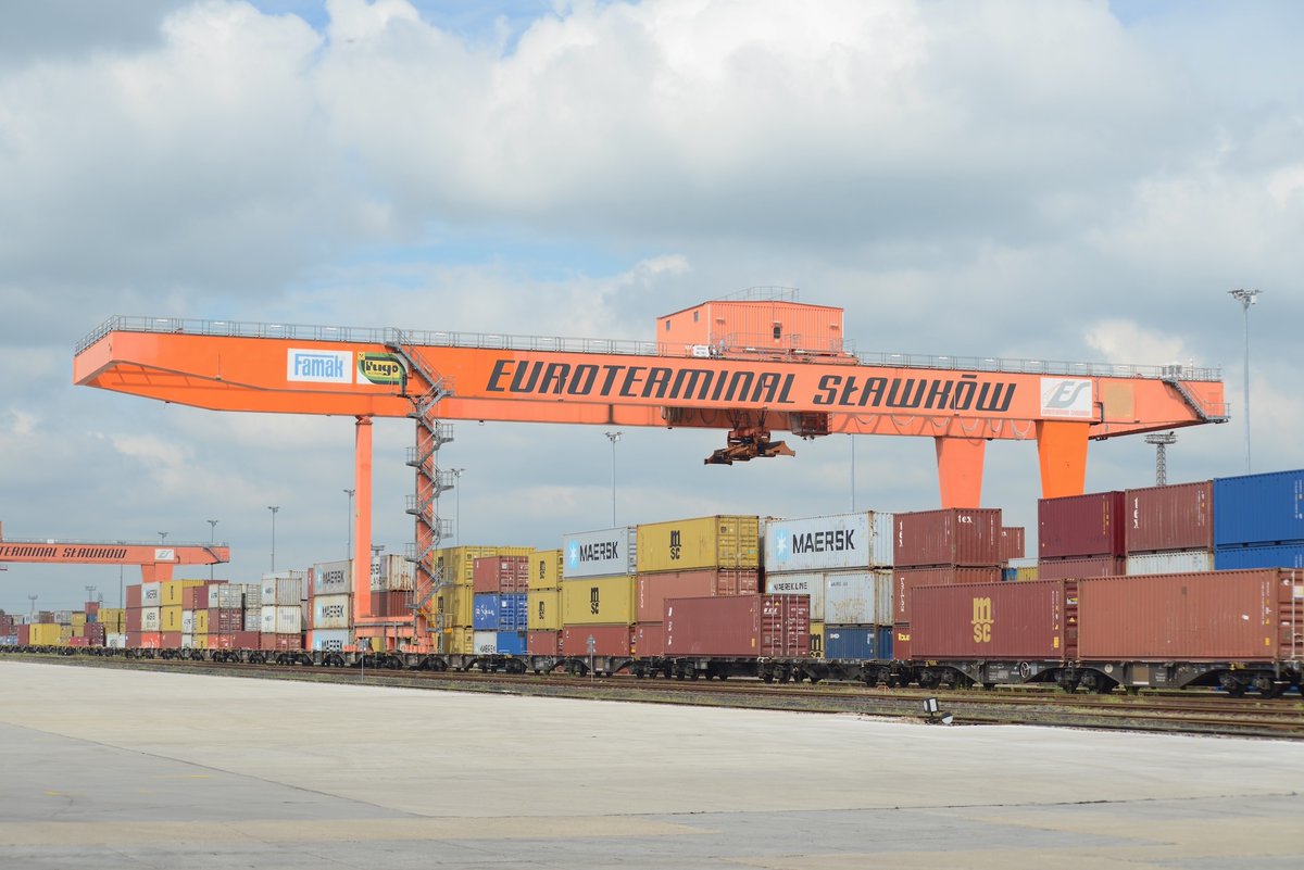 Euroterminal Sławków zostanie rozbudowany. Dziś podpisano umowę z <a href="/AgencjaRozwoju/">Agencja Rozwoju Przemysłu</a> ws. drugiego etapu inwestycji #terminale
intermodalnews.pl/2025/05/26/pod…