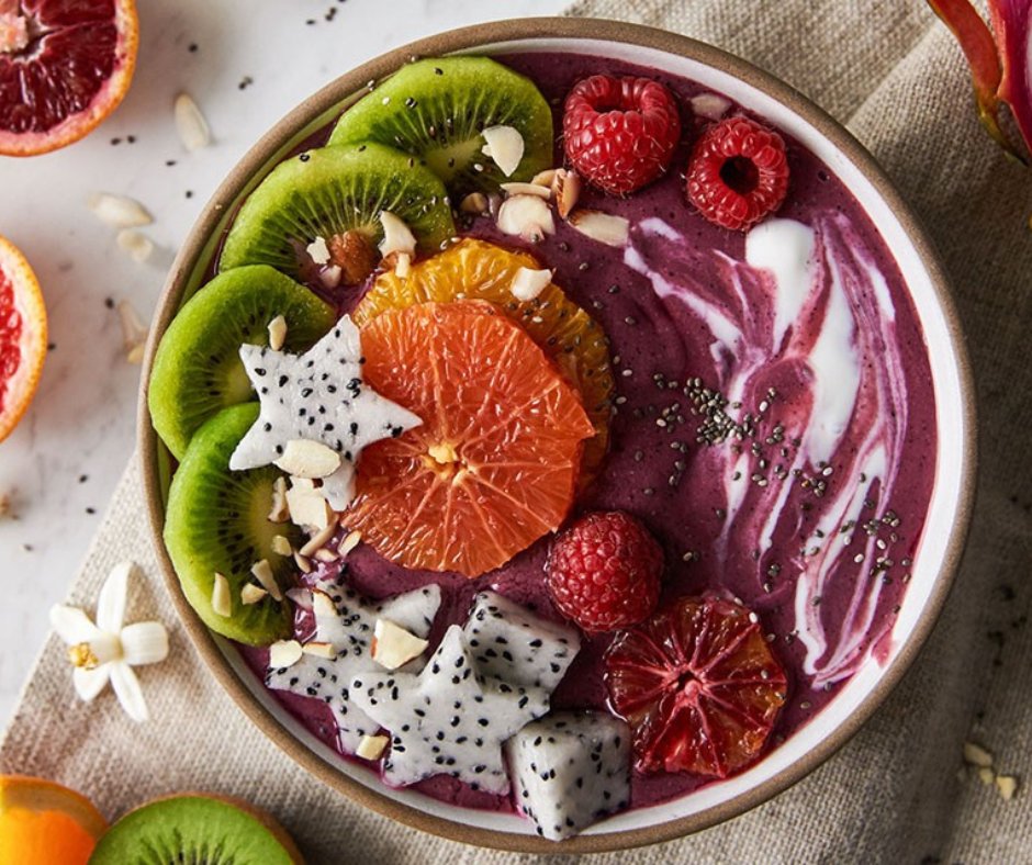 Coconut Açaí #SmoothieBowl 🥥 💜 Quick. Nourishing. Delicious.

This vibrant bowl blends flavour with function in every spoonful. 
Made with #BOOST Original Chocolate, 🕐 it's ready in just 5 minutes.
No prep. All power. 👉️tinyurl.com/2z93nynn

#amazebowls 🍌🥣 #wellnesstv4u